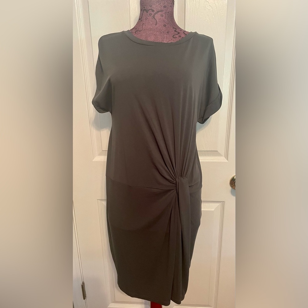 Q&A T-Shirt Dress Dark Gray Side Twist Knot Size Medium